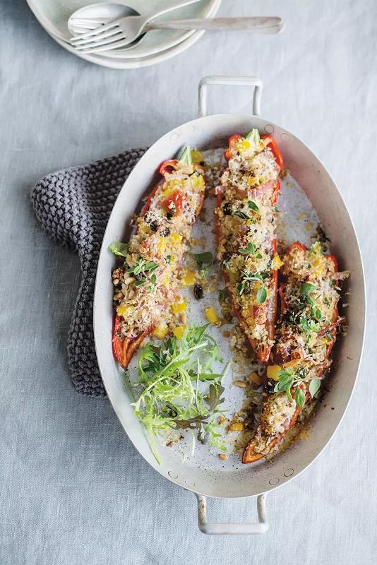 Gevulde zoete puntpaprika's met Zuiderse quinoa
