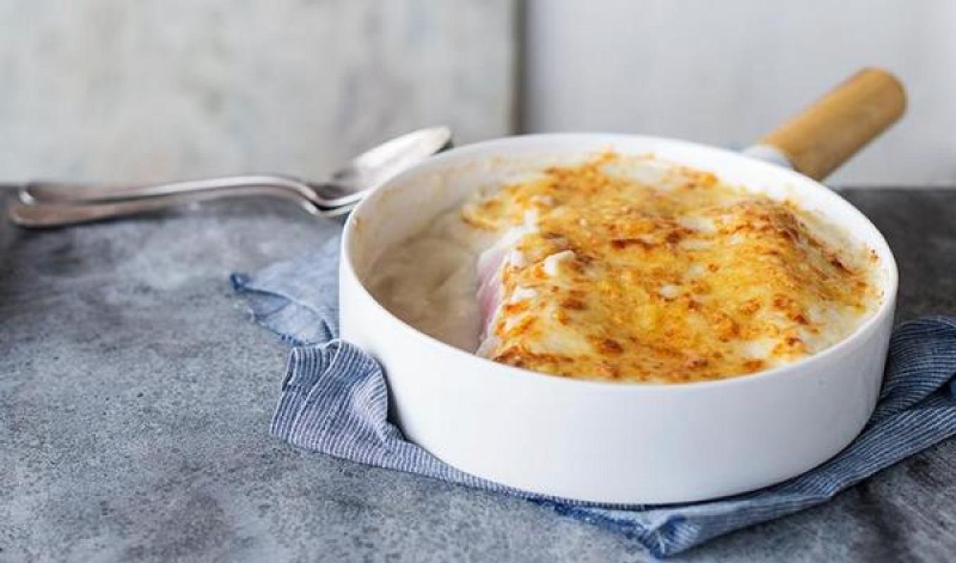 Gegratineerde hespenrolletjes met witloof à la Sana